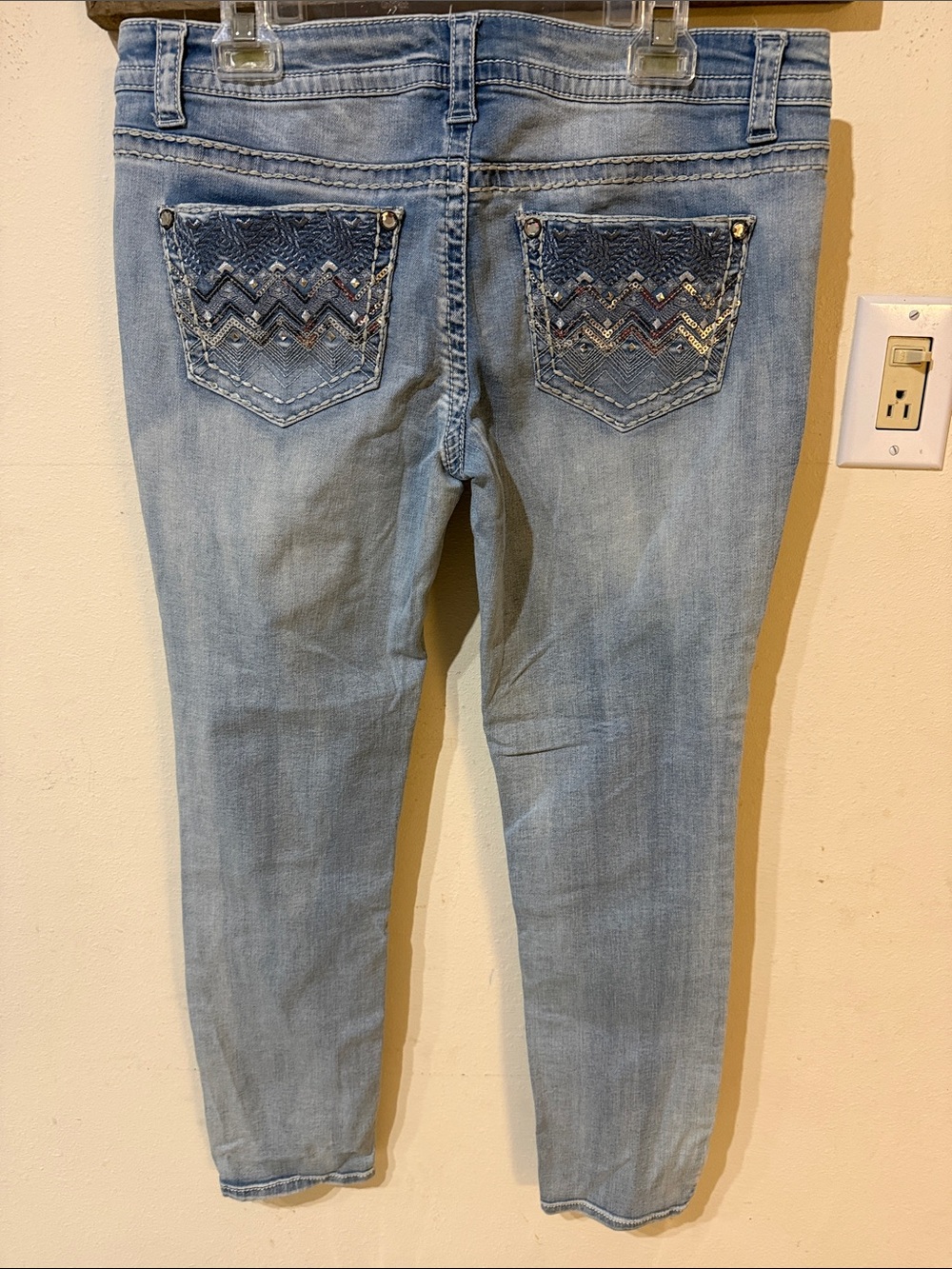 Knox Rose Light Blue Mid Rise Skinny Jeans with Embroidered Back Pockets 16